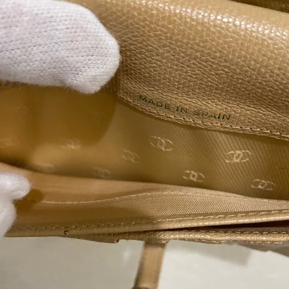 Chanel Caviar CC Coco Button Continental Wallet - Picture 12 of 16